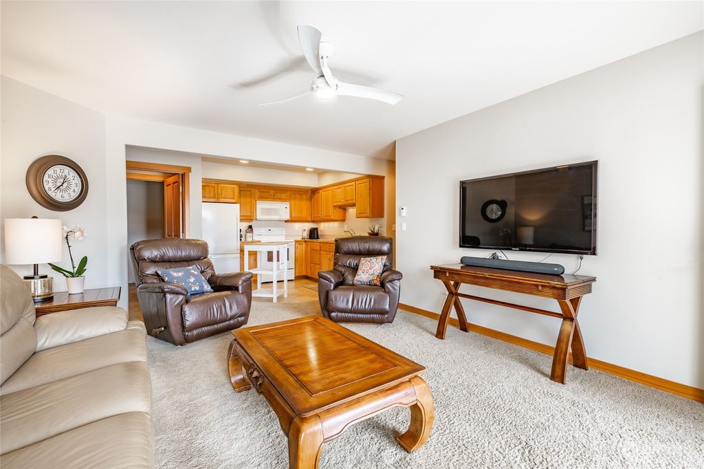 listing image 9361623353527958271