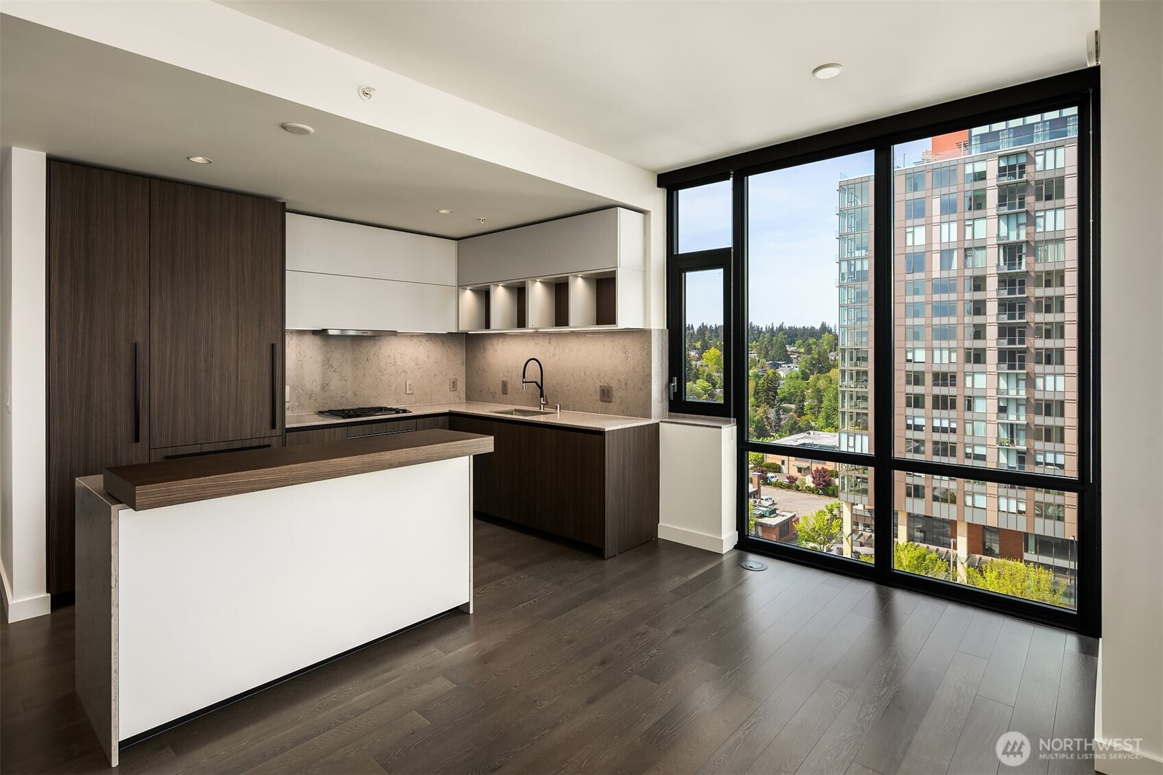 889 Avenue Square NE 1006