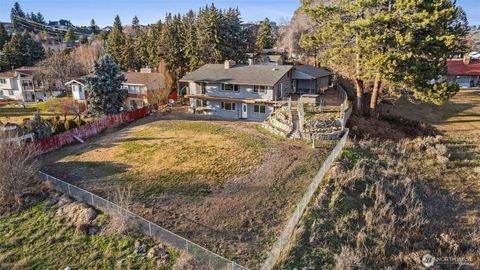 Photo of 514 N Ash Street St, Omak, WA 98841 (MLS # 2486150)