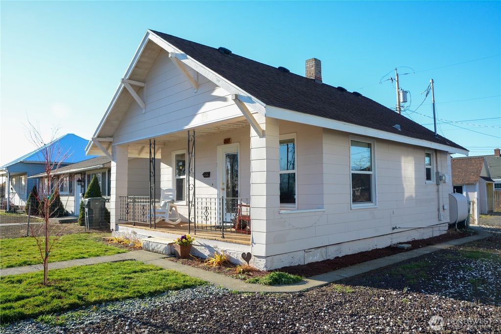Photo of 207 E 8th Avenue, Ritzville, WA 99169 (MLS # 2457762)