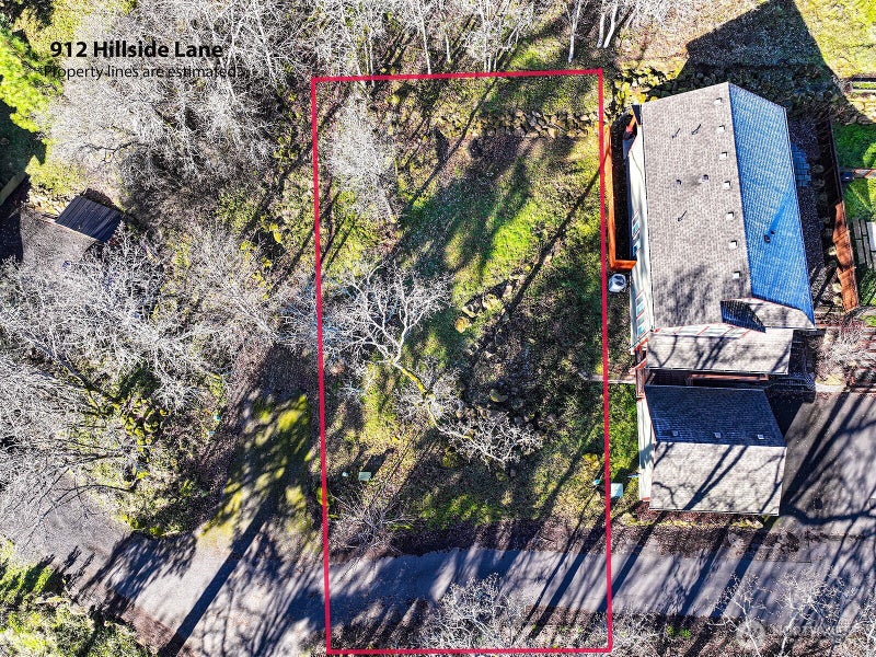 912 Hillside Lane