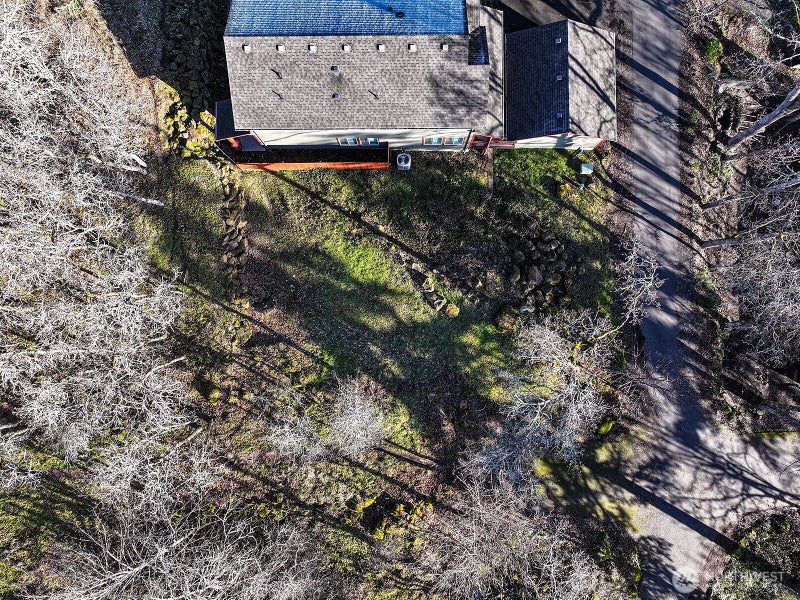 912 Hillside Lane