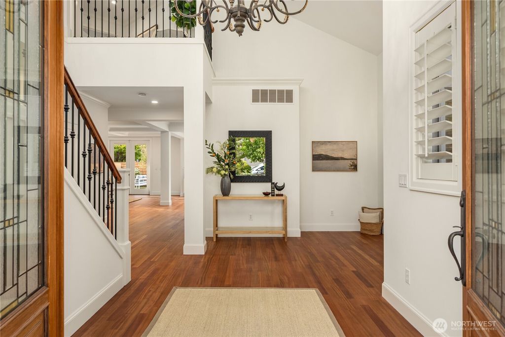 Photo of 6577 102nd Avenue NE, Kirkland, WA 98033 (MLS # 2442770)