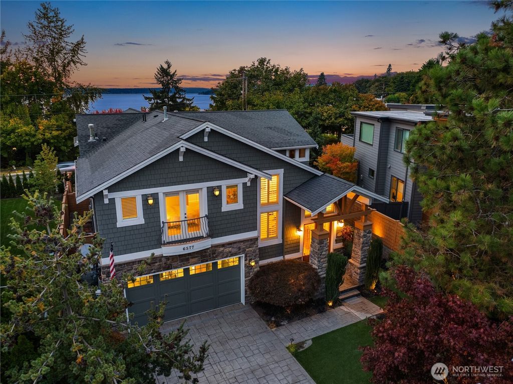 Photo of 6577 102nd Avenue NE, Kirkland, WA 98033 (MLS # 2442770)