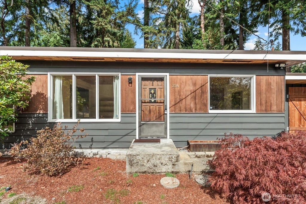 Photo of 234 SW 208th Street, Normandy Park, WA 98166 (MLS # 2585561)