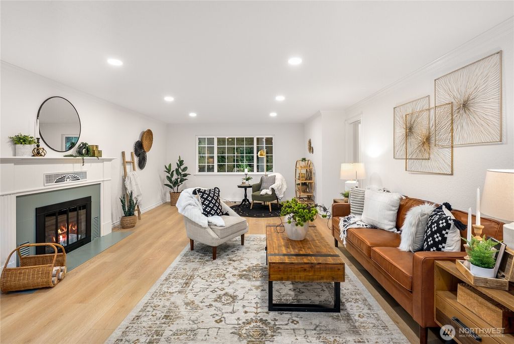 Photo of 17811 7th Avenue W, Bothell, WA 98012 (MLS # 2510578)