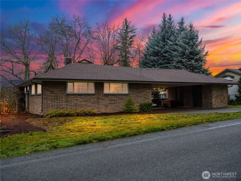 723 21st Avenue SW Puyallup WA 98371