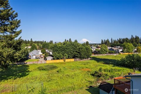 A home in Spanaway