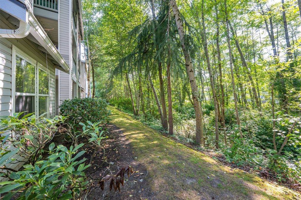 Photo of 33020 SW 10th Avenue #B104, Federal Way, WA 98023 (MLS # 2130917)