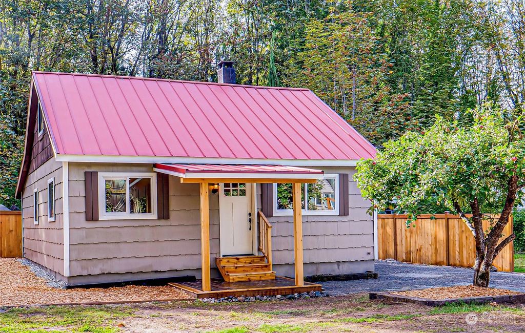 Photo of 111 2nd Street S, Skykomish, WA 98288 (MLS # 2303067)