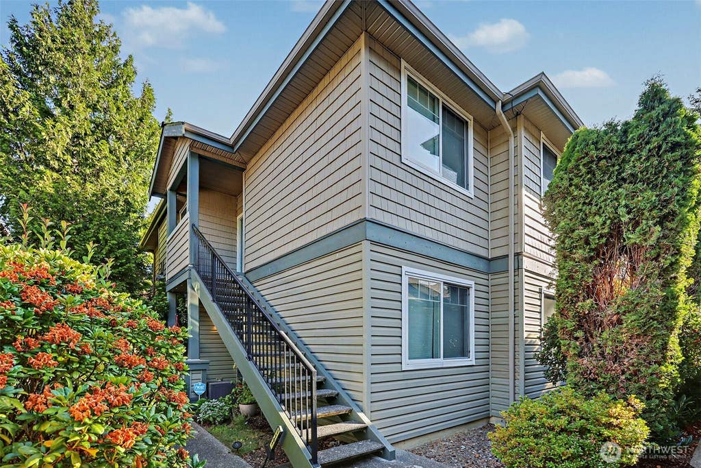 Photo of 1500 S 18th ST #G201, Renton, WA 98055 (MLS # 2571987)