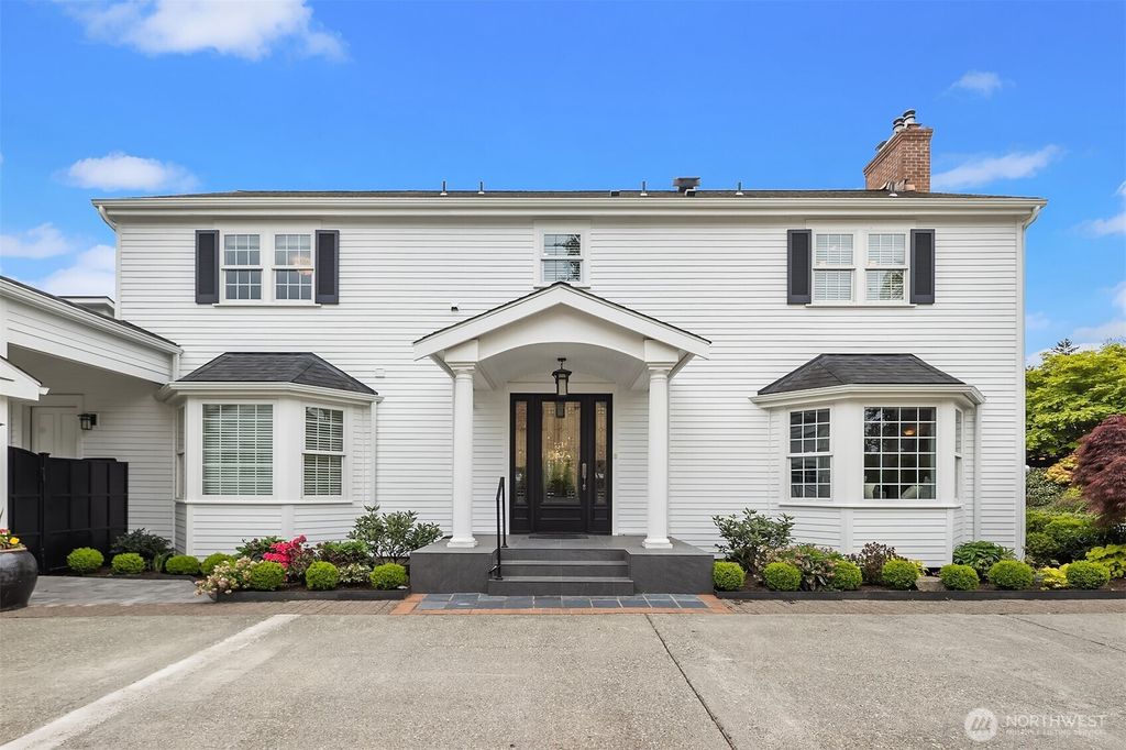 Photo of 5230 NE 75th Street, Seattle, WA 98115 (MLS # 2499104)