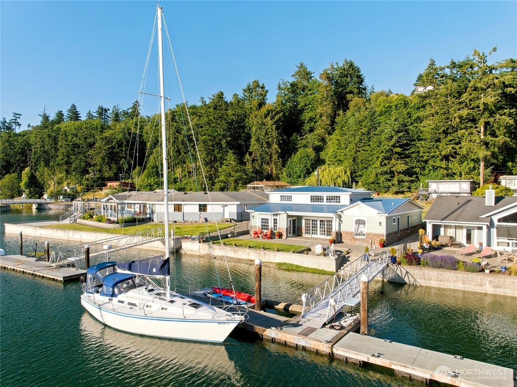 Photo of 3640 S Shorewood Avenue, Greenbank, WA 98253 (MLS # 2542499)