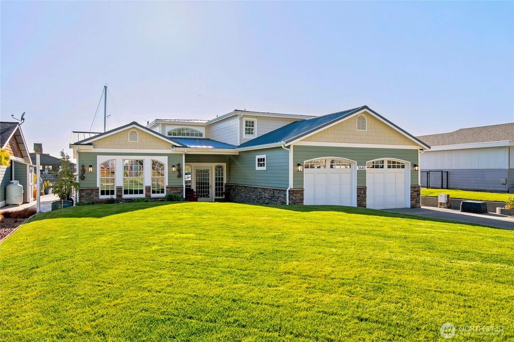 Photo of 3640 S Shorewood Avenue, Greenbank, WA 98253 (MLS # 2542499)