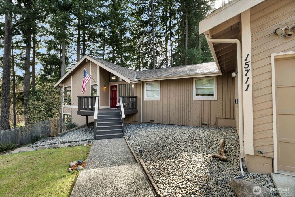 Photo of 15711 SE 178th Place, Renton, WA 98058 (MLS # 2499407)