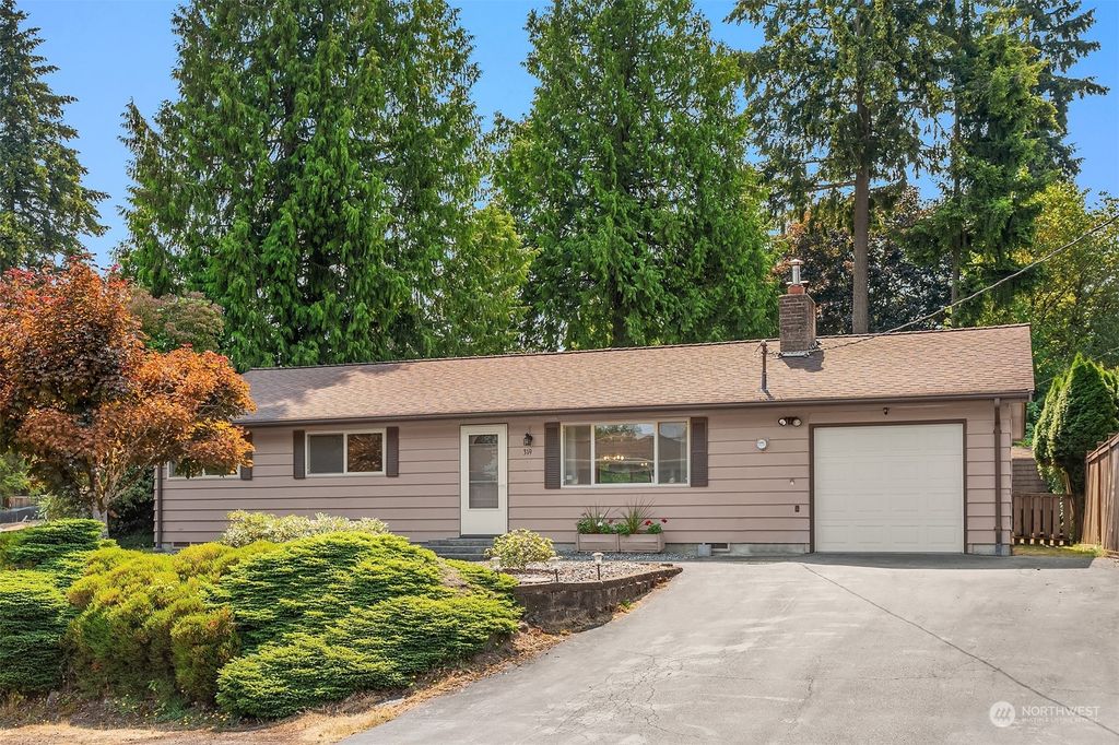 Photo of 319 18th Ave Ave, Kirkland, WA 98033 (MLS # 2275177)