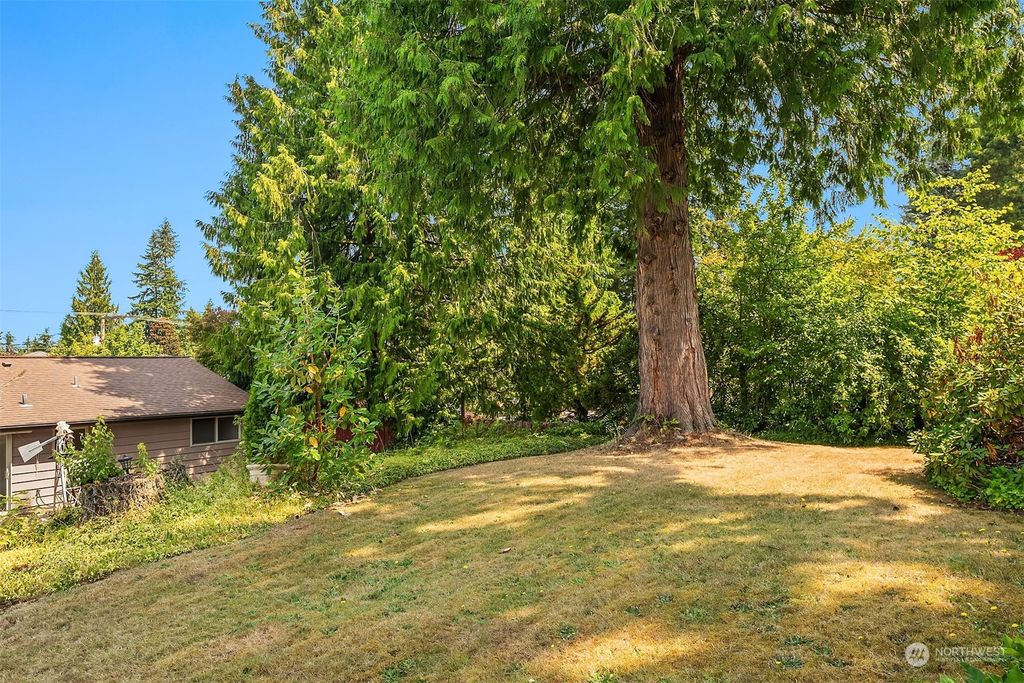 Photo of 319 18th Ave Ave, Kirkland, WA 98033 (MLS # 2275177)