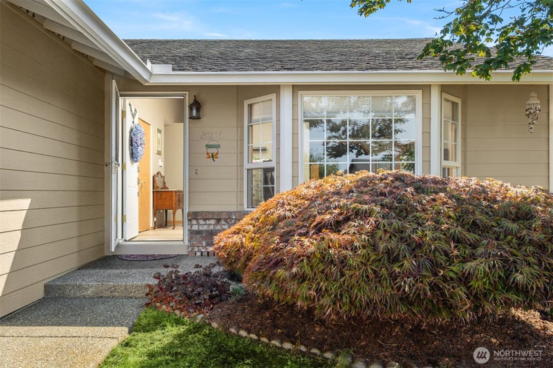 8215 49th Avenue NE