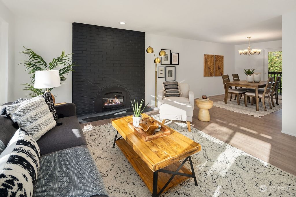 Photo of 15532 187th Avenue NE, Woodinville, WA 98072 (MLS # 2045713)