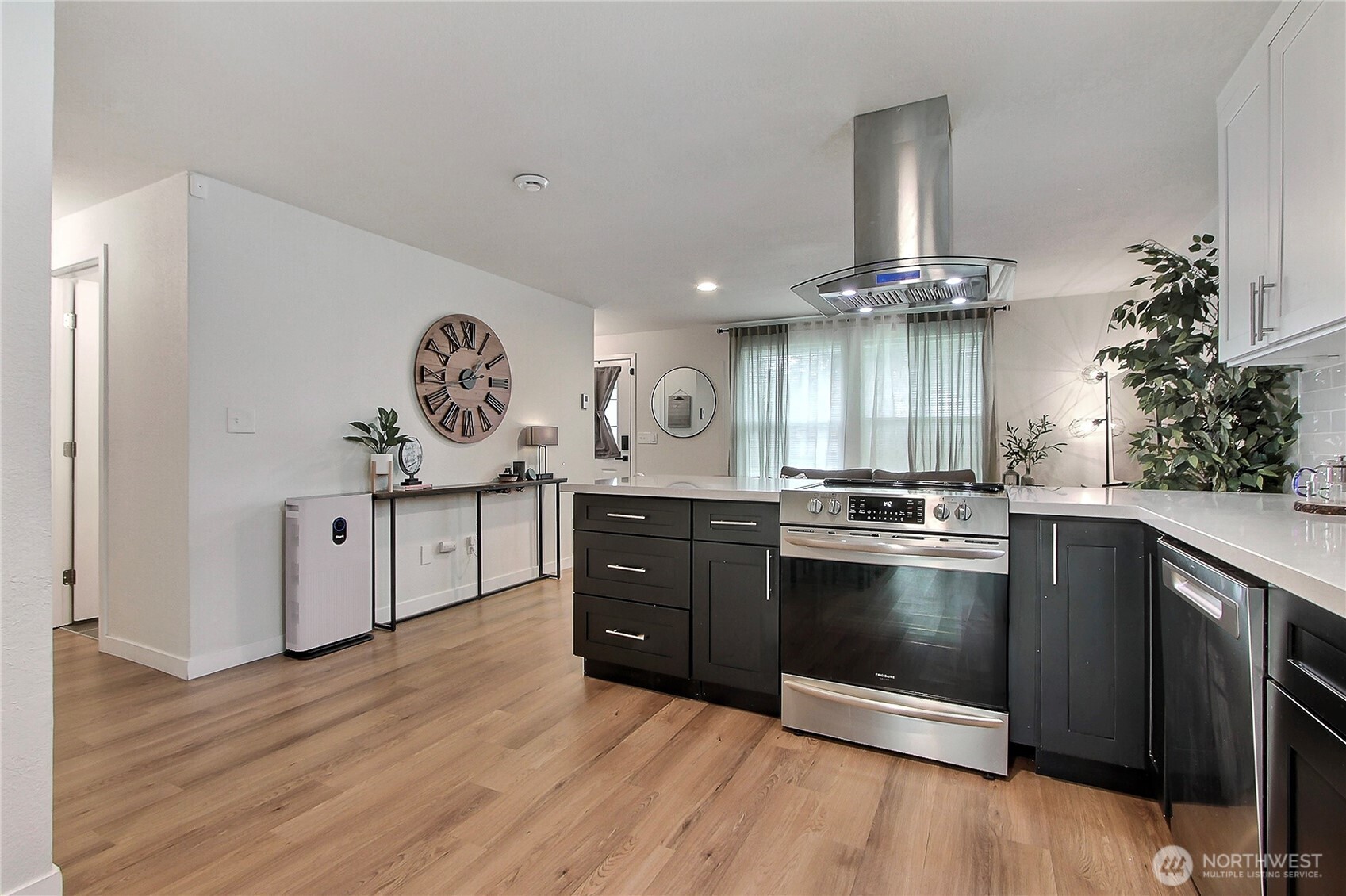 6903 S Cheyenne Street