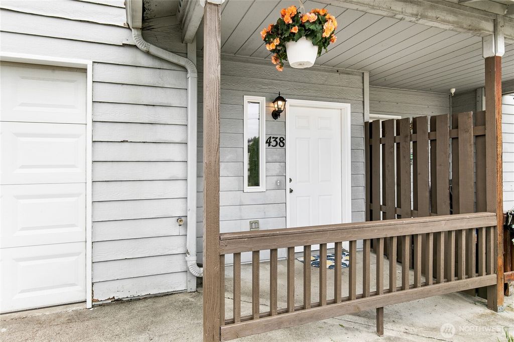 Photo of 438 Washington Boulevard #3, Algona, WA 98001 (MLS # 2402635)