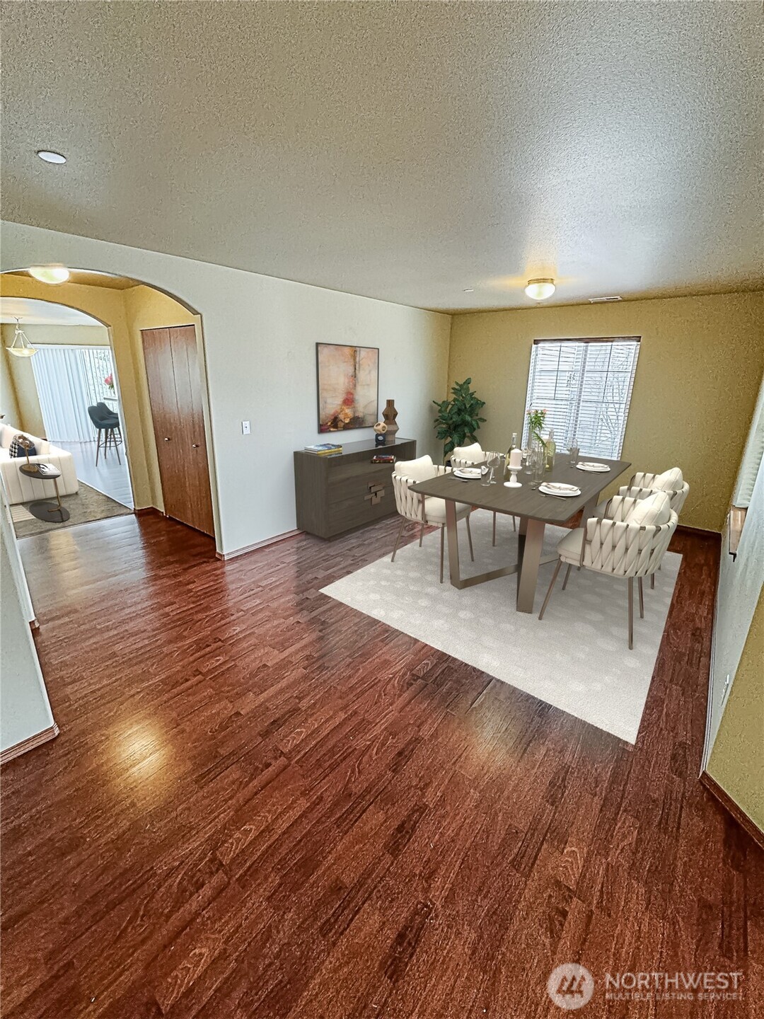 1190 Swan Loop