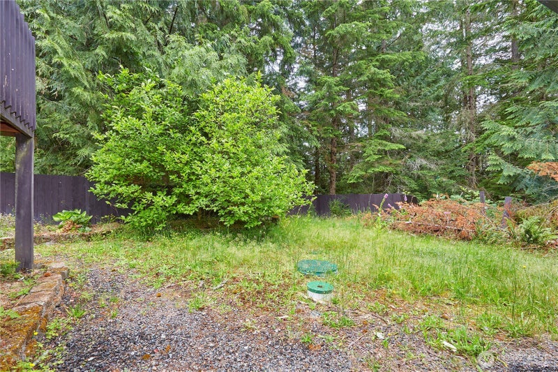 690 Peter Hagen Road W