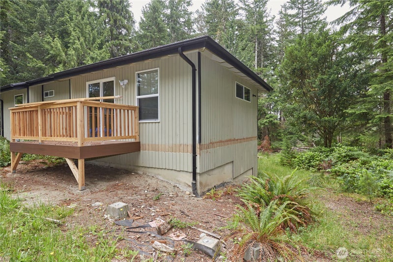 690 Peter Hagen Road W