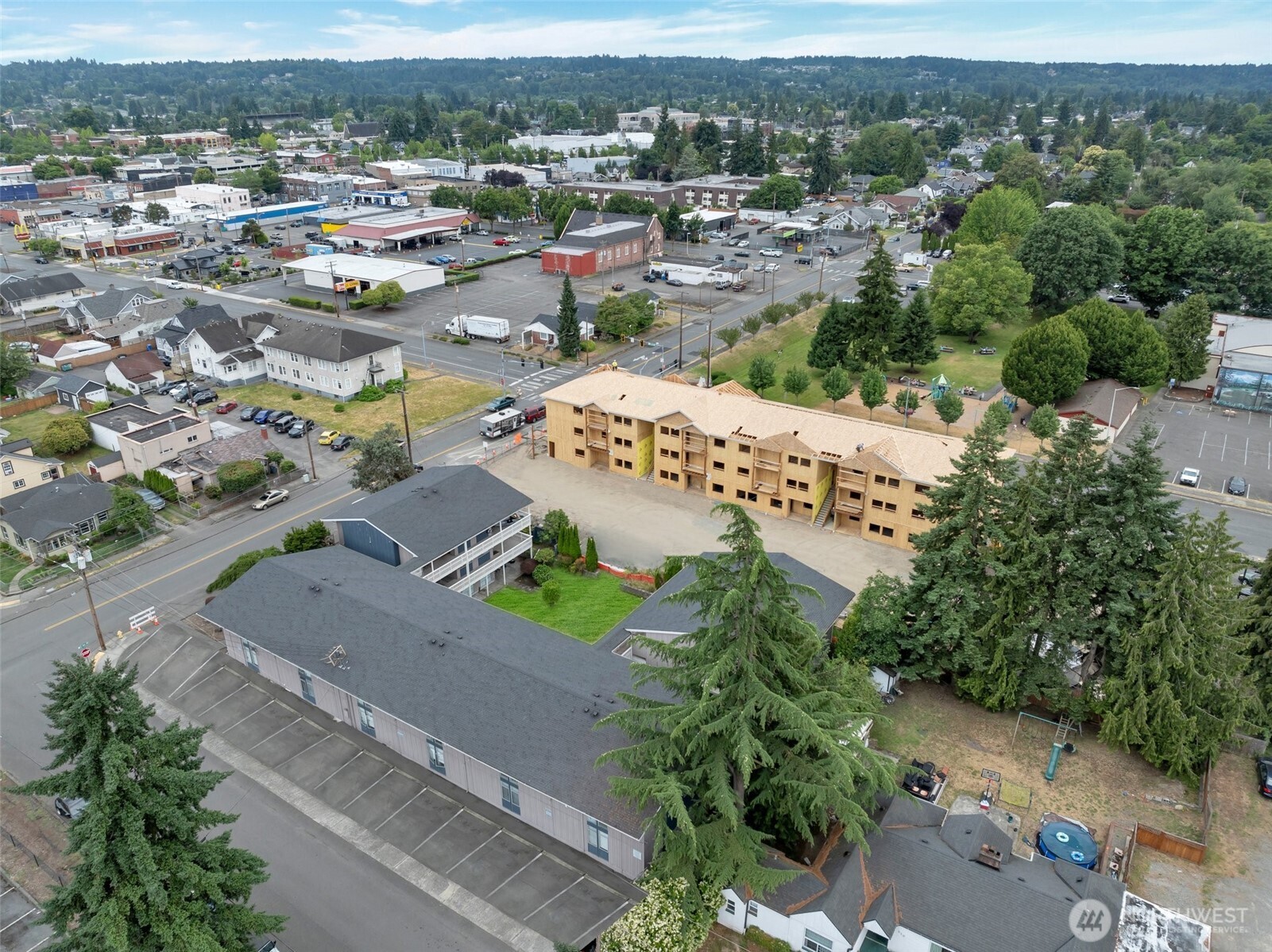 219 5th Avenue NE