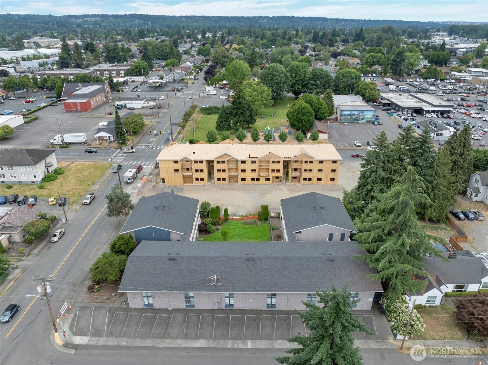 219 5th Avenue NE