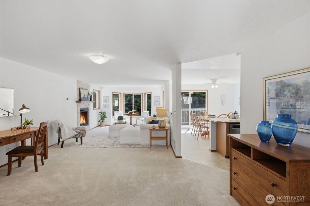 Photo of 20617 28th Avenue W #D2, Lynnwood, WA 98036 (MLS # 2509151)