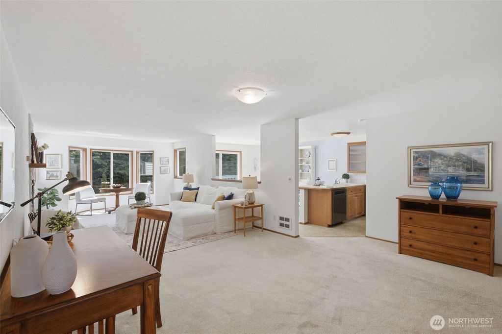 Photo of 20617 28th Avenue W #D2, Lynnwood, WA 98036 (MLS # 2509151)