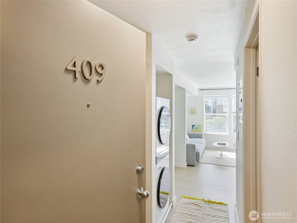 Photo of 420 Valley Street #W409, Seattle, WA 98109 (MLS # 2518929)