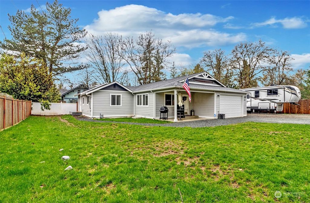 Photo of 205 2nd Street, Gold Bar, WA 98251 (MLS # 2055244)