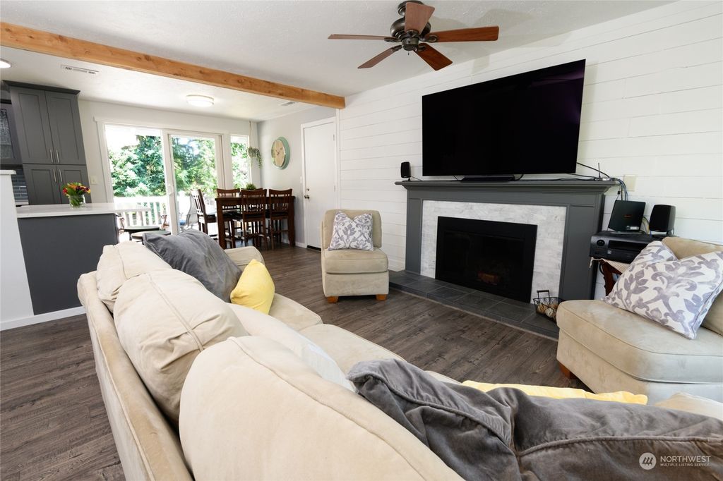 Photo of 1907 191st Street SW, Lynnwood, WA 98036 (MLS # 2135124)