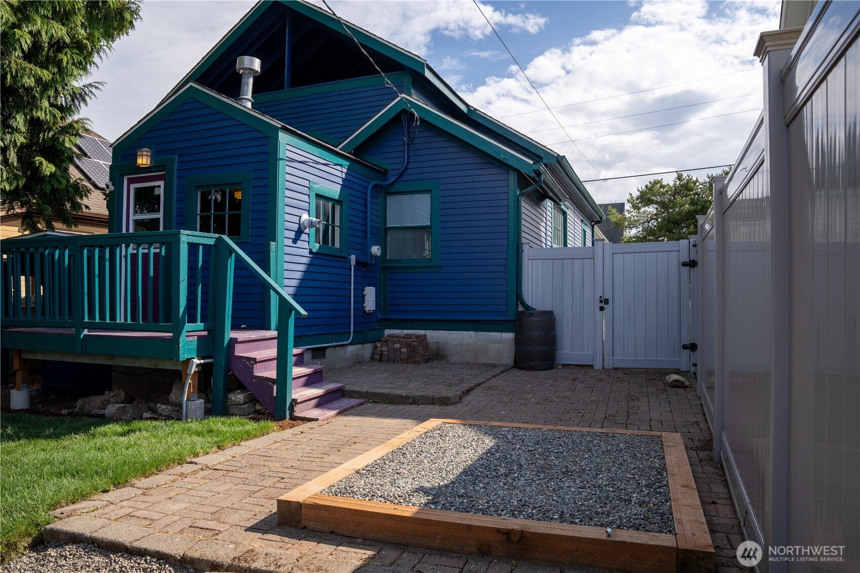 1449 Humboldt Street