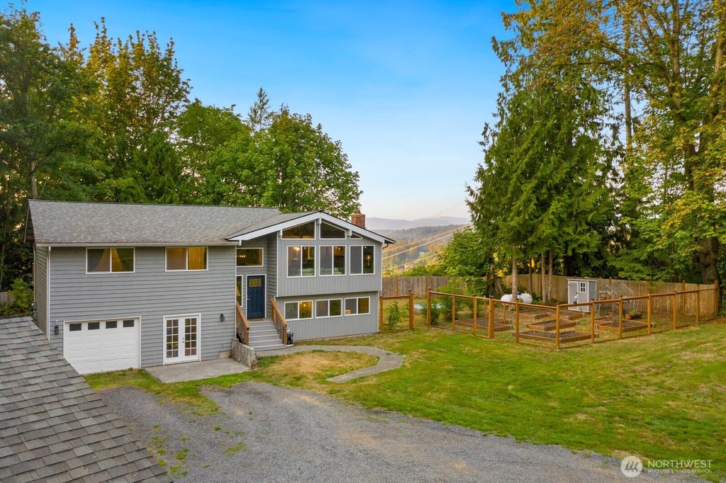 Photo of 2117 140th Avenue SE, Snohomish, WA 98290 (MLS # 2428760)