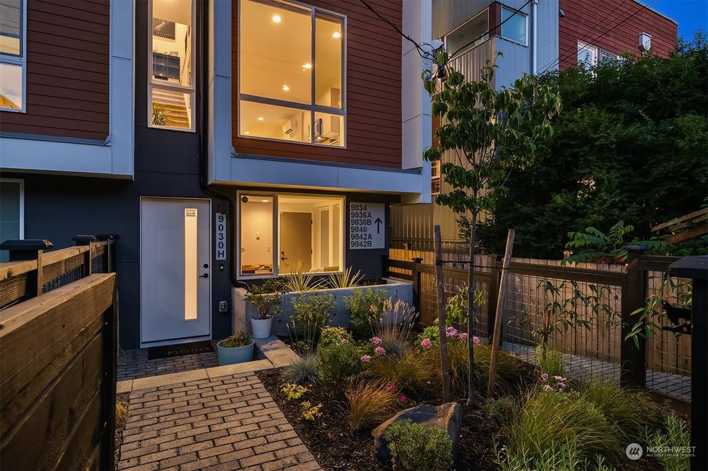 Photo of 9030 18th Avenue SW #H, Seattle, WA 98106 (MLS # 2023952)