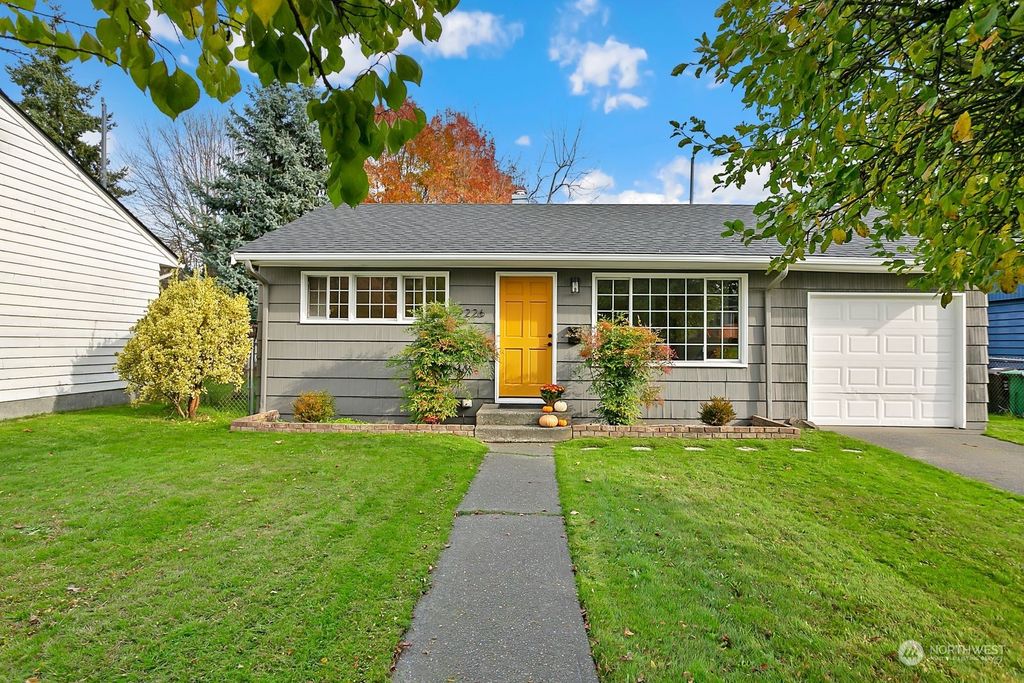 Photo of 9226 31st Avenue SW, Seattle, WA 98126 (MLS # 2176437)