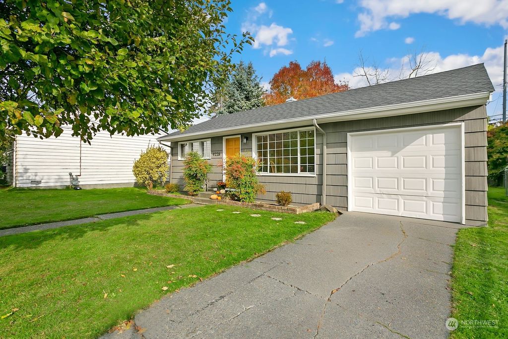 Photo of 9226 31st Avenue SW, Seattle, WA 98126 (MLS # 2176437)