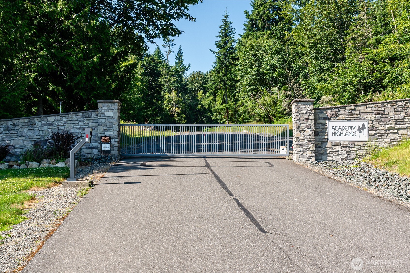 19 Academy Highlands