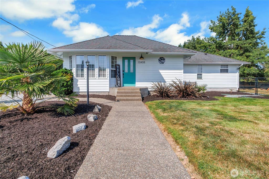 Photo of 10408 23rd Avenue E, Tacoma, WA 98445 (MLS # 2570912)