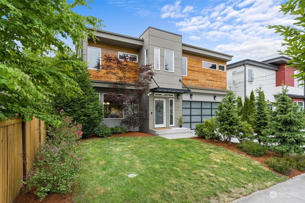 Photo of 13731 Meridian Avenue N, Seattle, WA 98133 (MLS # 2074481)