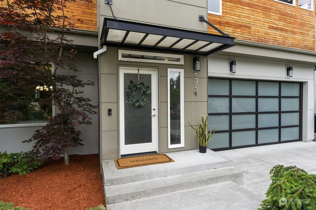 Photo of 13731 Meridian Avenue N, Seattle, WA 98133 (MLS # 2074481)