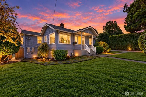 Photo of 2907 2909 SW Cloverdale Street, Seattle, WA 98126 (MLS # 2581774)