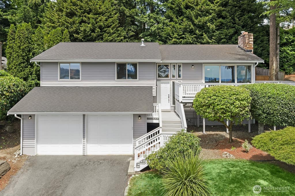 Photo of 10922 80th Place NE, Kirkland, WA 98034 (MLS # 2545520)