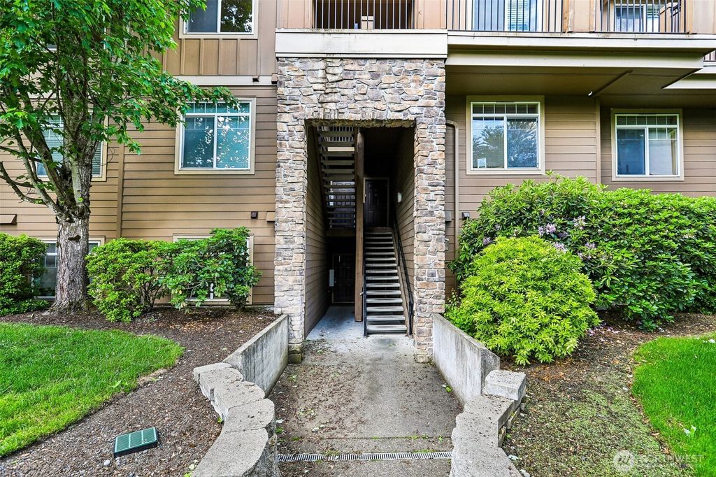 Photo of 18930 Bothell Everett Hwy HWY #E301, Bothell, WA 98012 (MLS # 2525593)