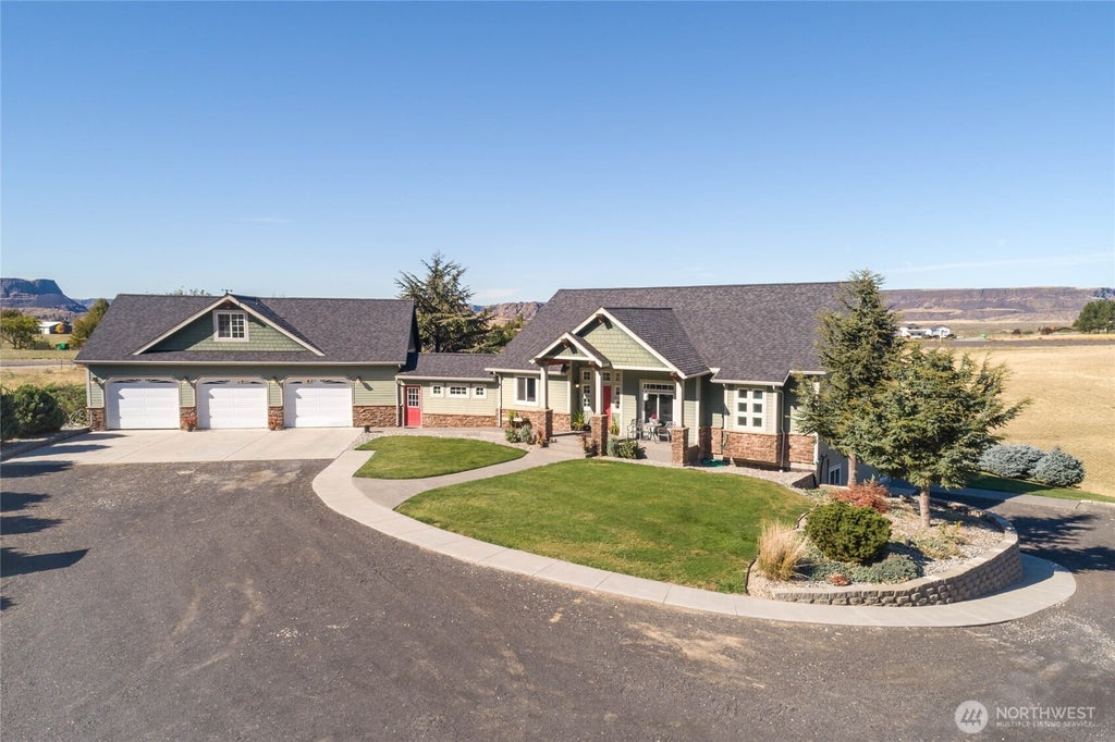 Photo of 55776 Bay Area Drive NE, Electric City, WA 99123 (MLS # 2590454)