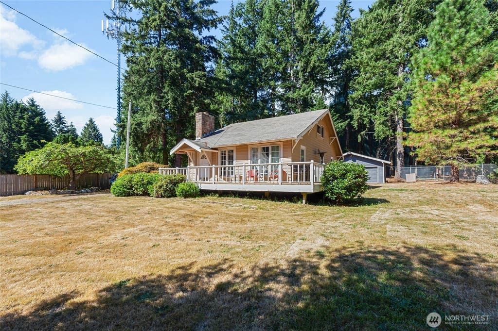 Photo of 10655 132nd Avenue NE, Kirkland, WA 98033 (MLS # 2554684)
