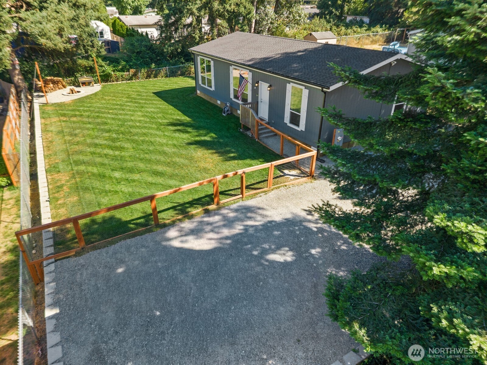 12813 Ridge Cir E